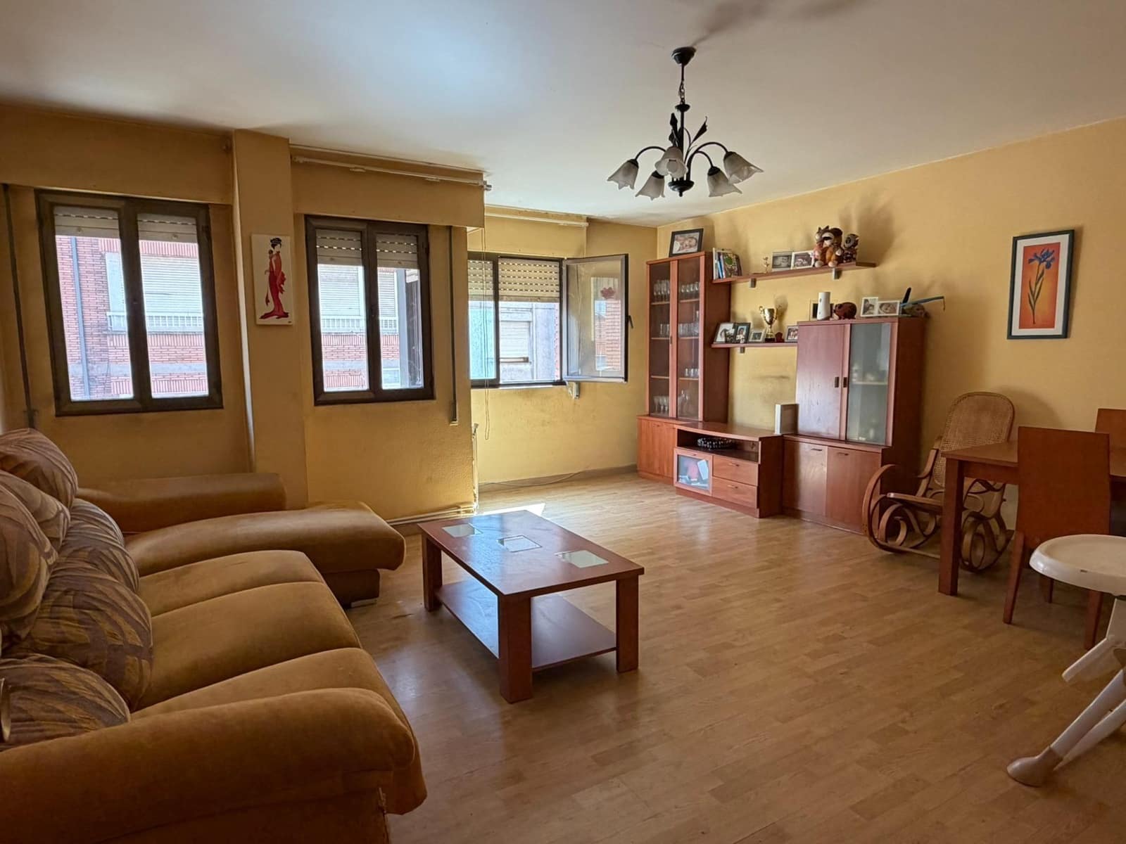 4 slaapkamer Flat te koop in Ponferrada - € 94.000 (Ref: 9759053)