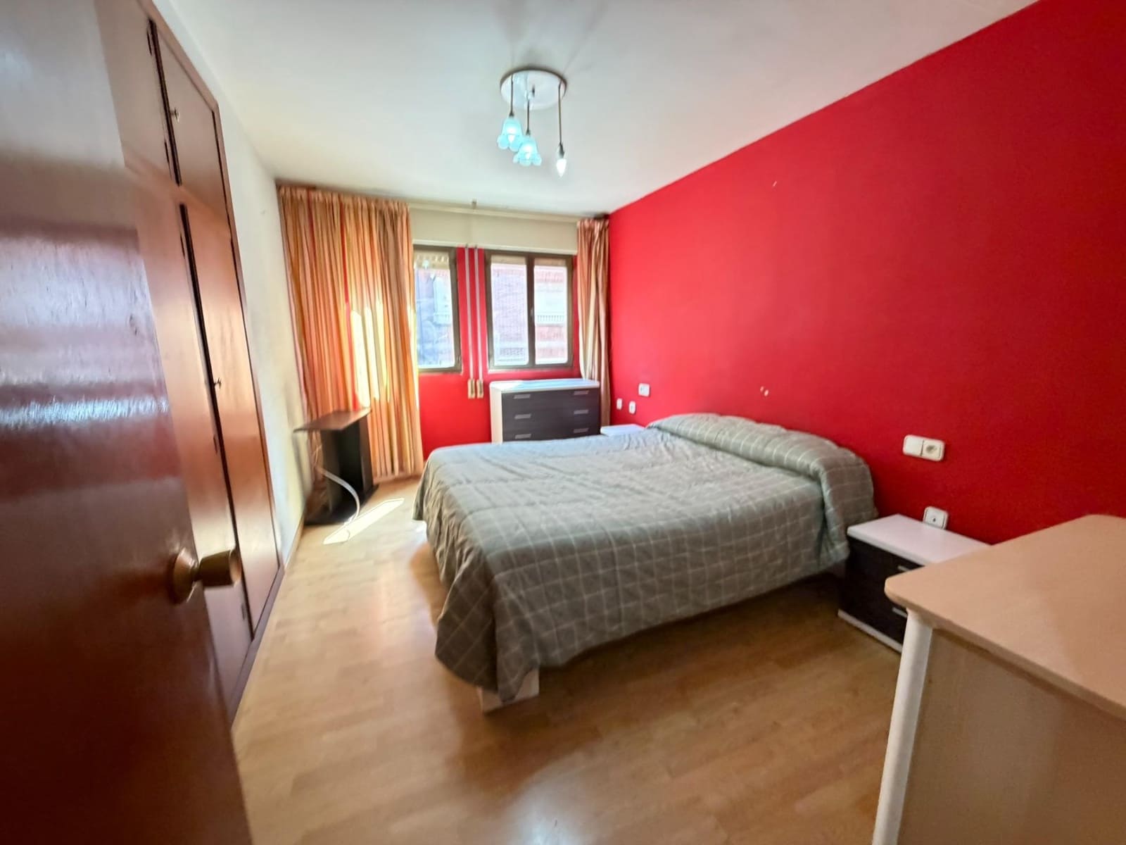 4 slaapkamer Flat te koop in Ponferrada - € 94.000 (Ref: 9759053)