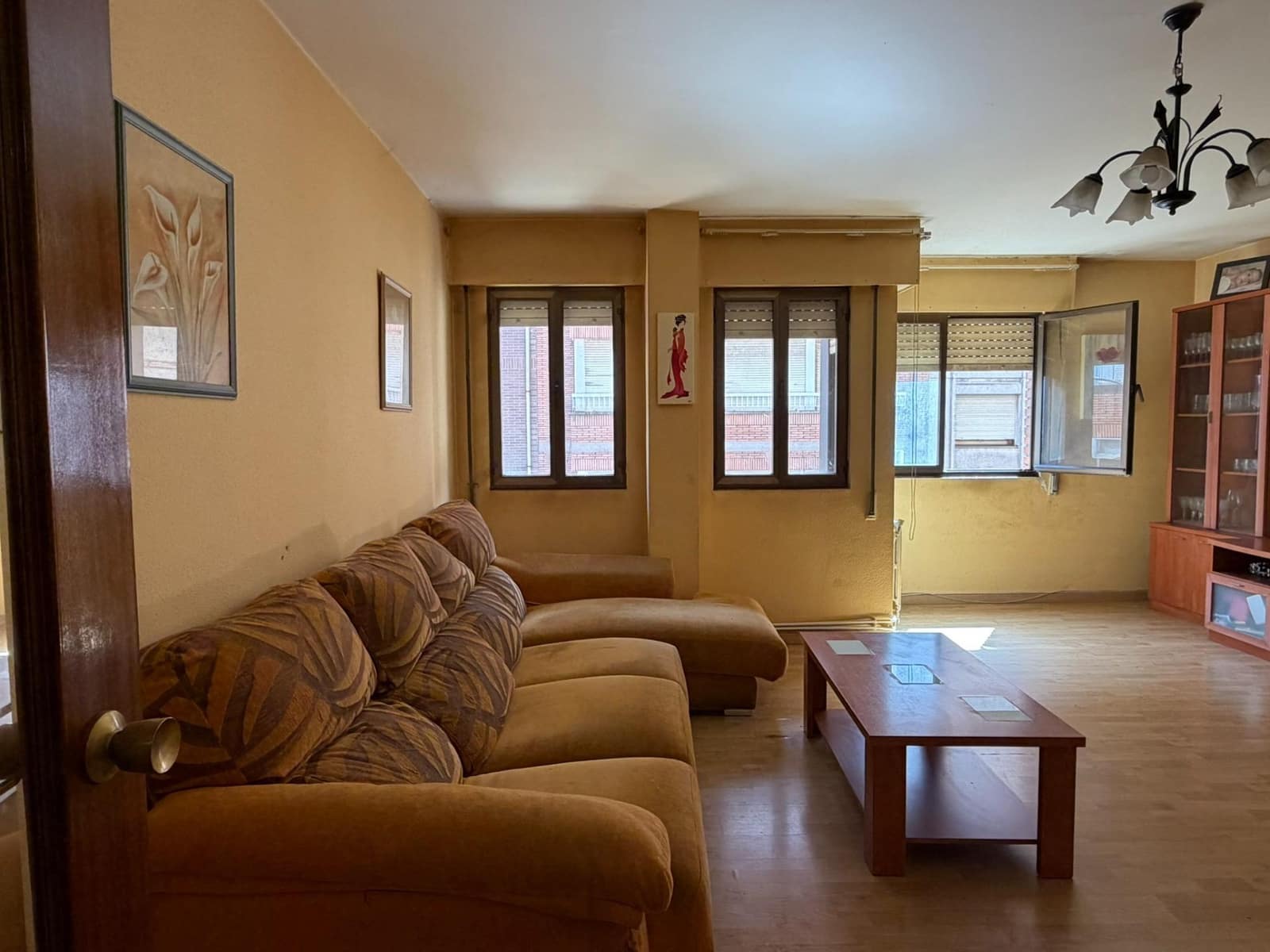 4 slaapkamer Flat te koop in Ponferrada - € 94.000 (Ref: 9759053)