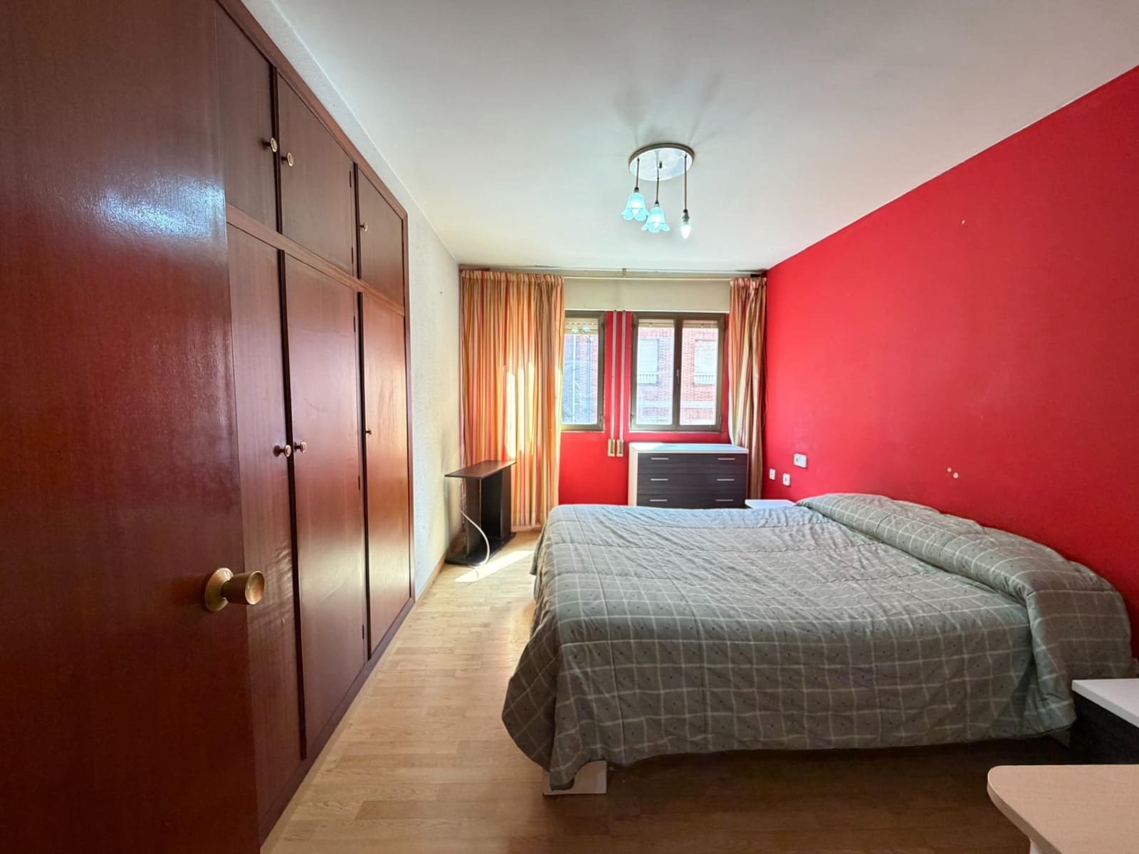 4 slaapkamer Flat te koop in Ponferrada - € 94.000 (Ref: 9759053)