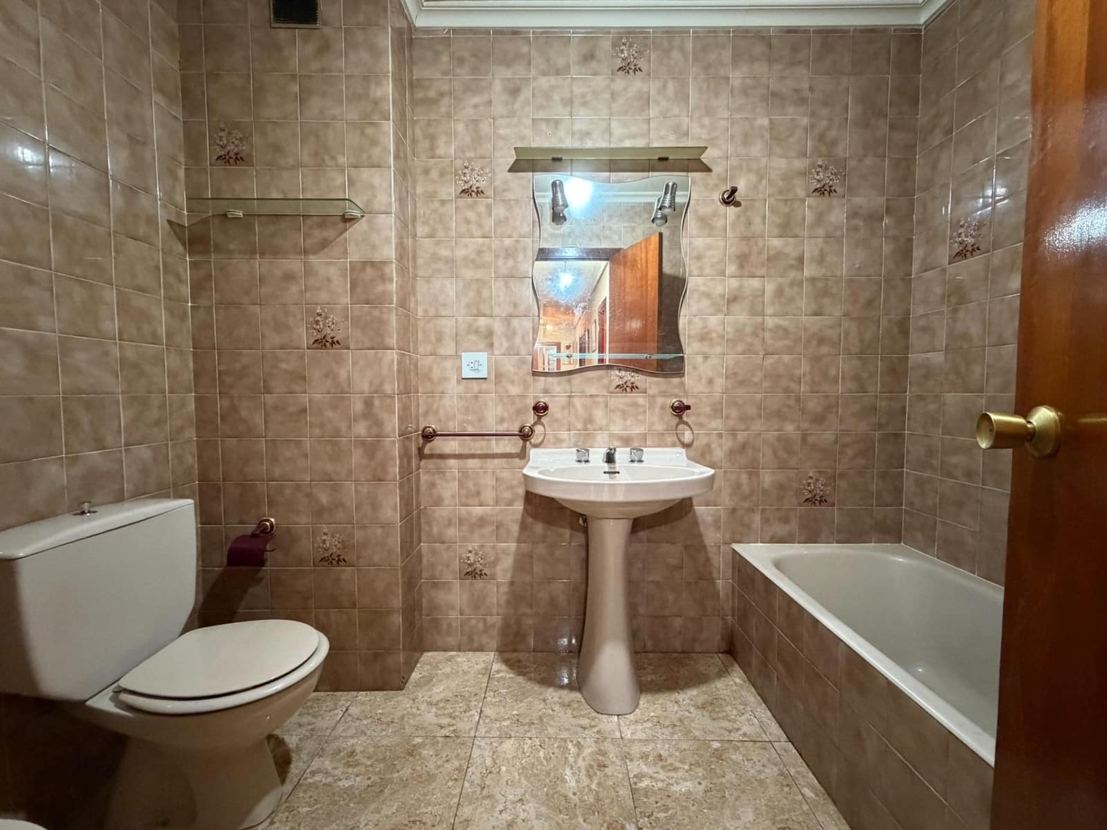 4 slaapkamer Flat te koop in Ponferrada - € 94.000 (Ref: 9759053)