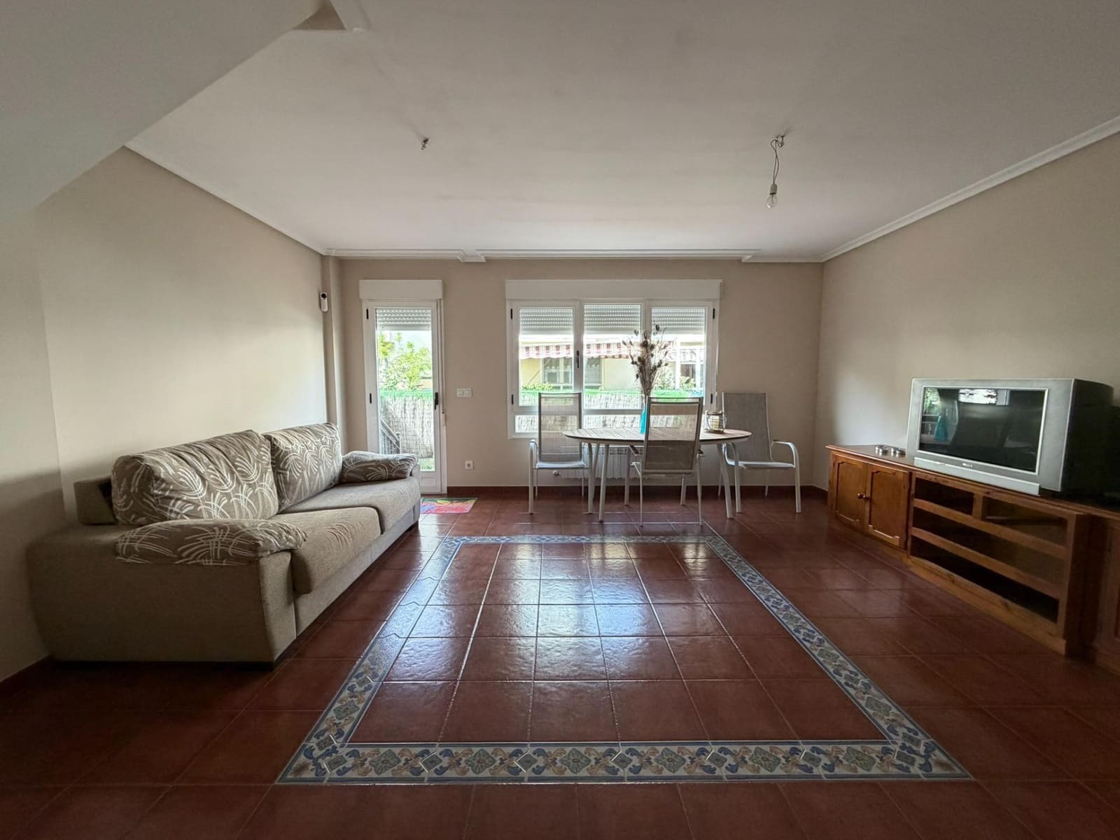 3 slaapkamer Rijtjeshuis te koop in Camponaraya met garage - € 190.000 (Ref: 9788475)