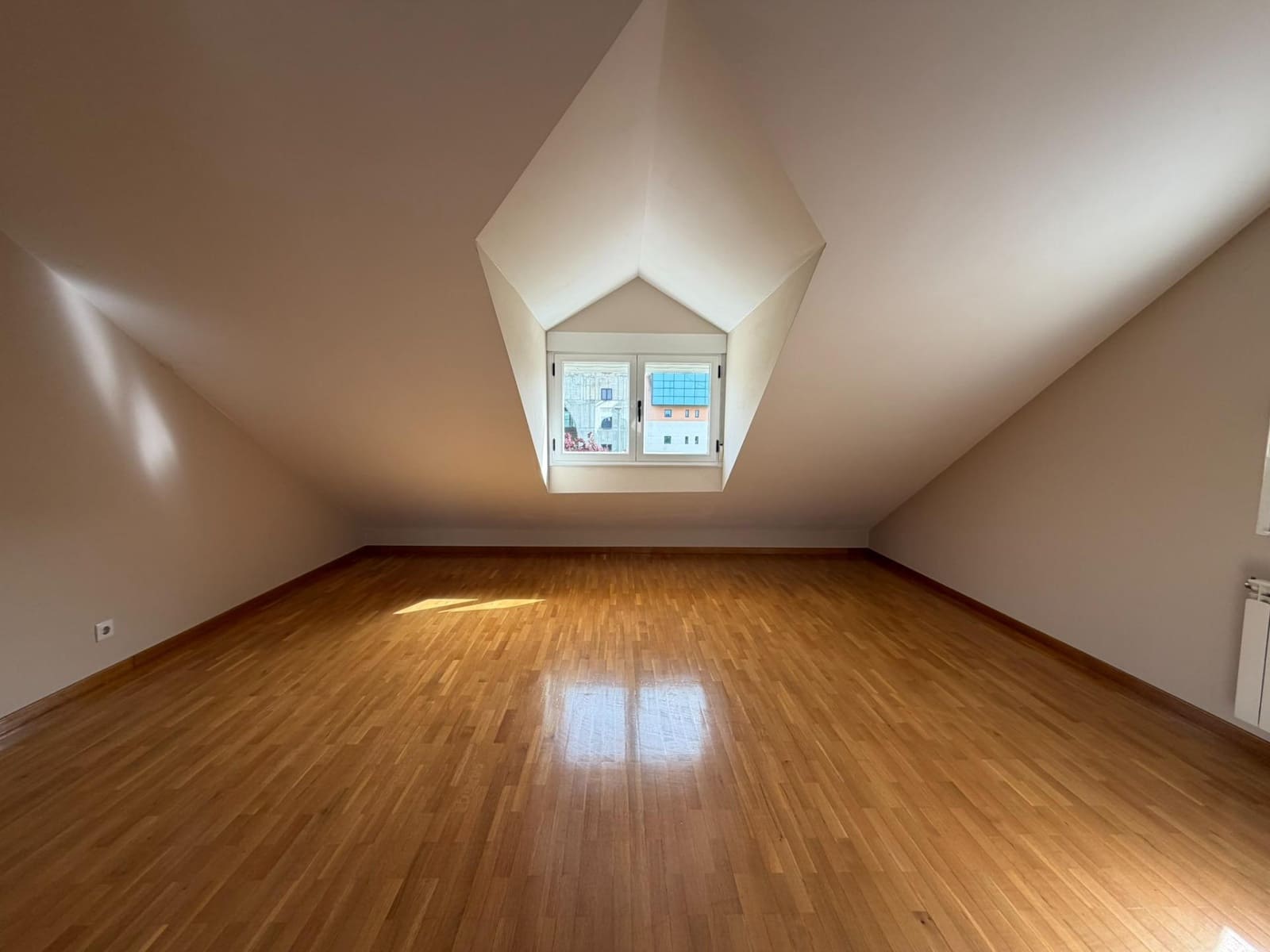 3 slaapkamer Rijtjeshuis te koop in Camponaraya met garage - € 190.000 (Ref: 9788475)