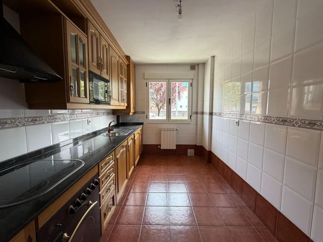 3 slaapkamer Rijtjeshuis te koop in Camponaraya met garage - € 190.000 (Ref: 9788475)