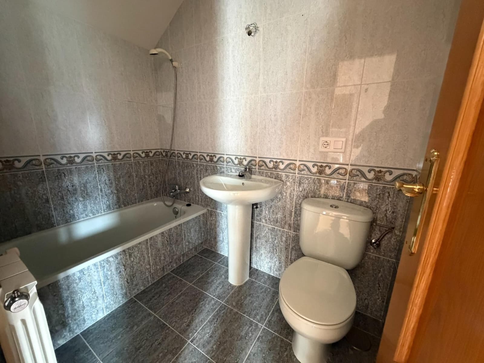 3 slaapkamer Rijtjeshuis te koop in Camponaraya met garage - € 190.000 (Ref: 9788475)