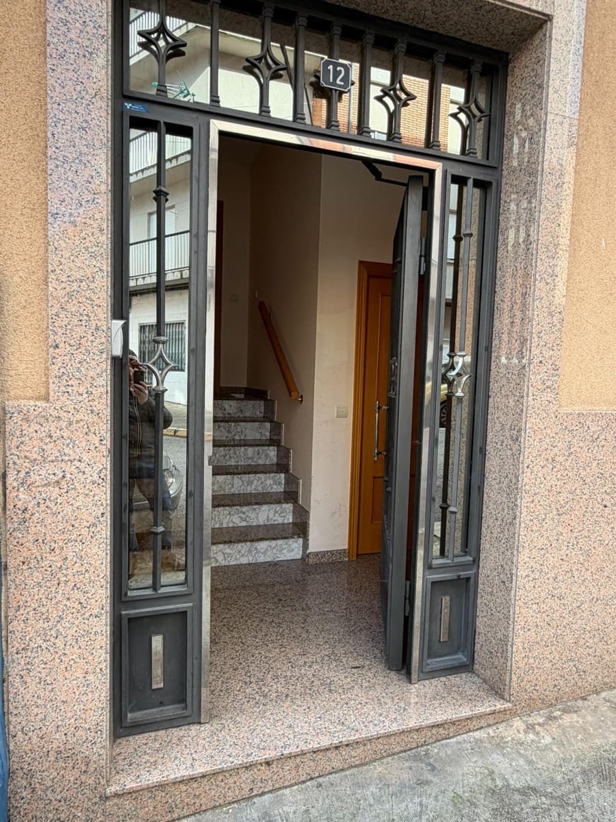 2 bedroom Apartment for sale in Ponferrada - € 115,000 (Ref: 9791129)