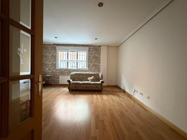 2 bedroom Apartment for sale in Ponferrada - € 115,000 (Ref: 9791129)