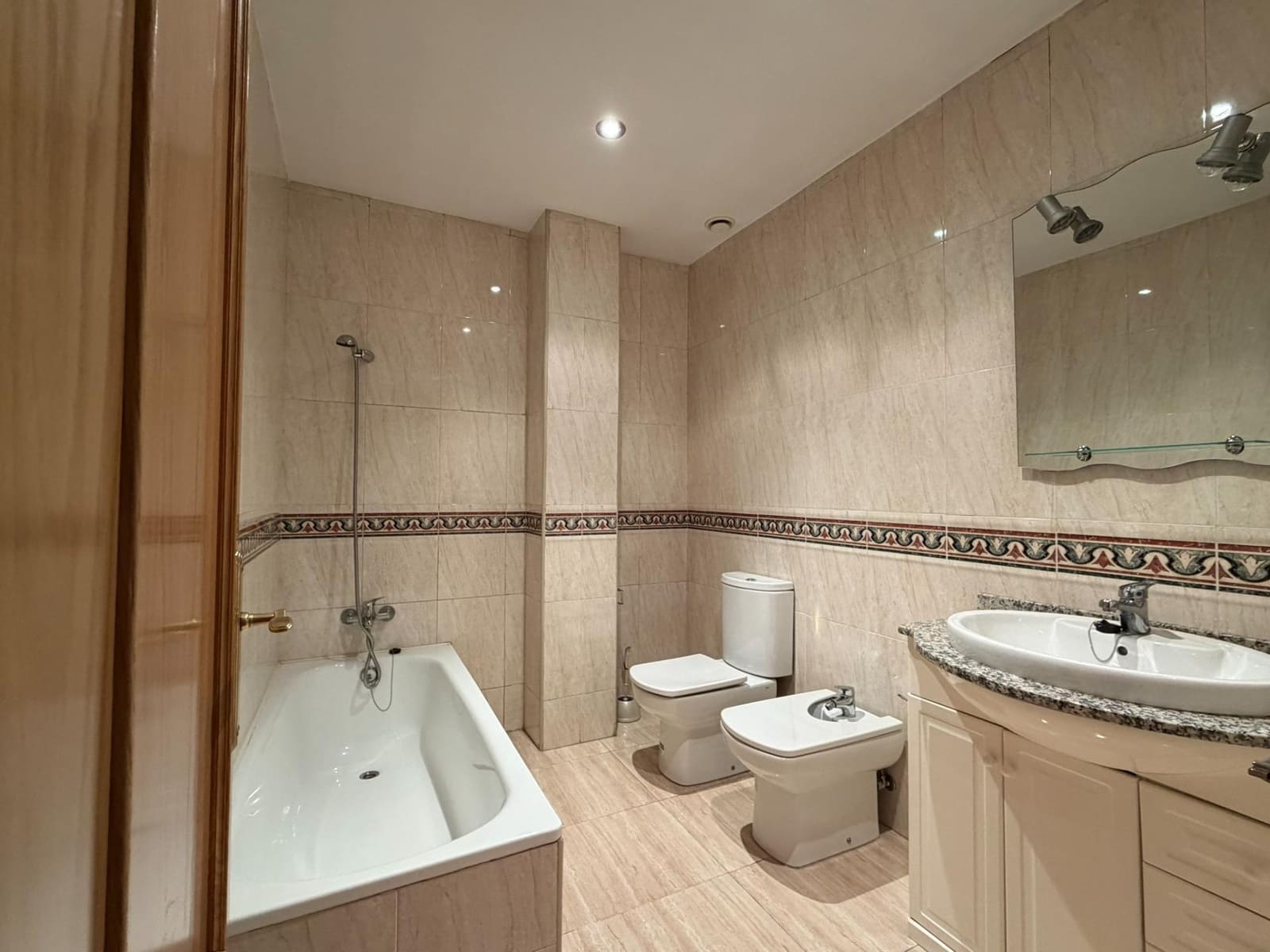 2 bedroom Apartment for sale in Ponferrada - € 115,000 (Ref: 9791129)