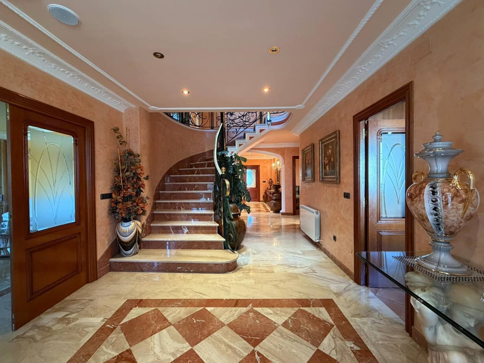 8 bedroom Villa for sale in Cacabelos with garage - € 800,000 (Ref: 9791130)