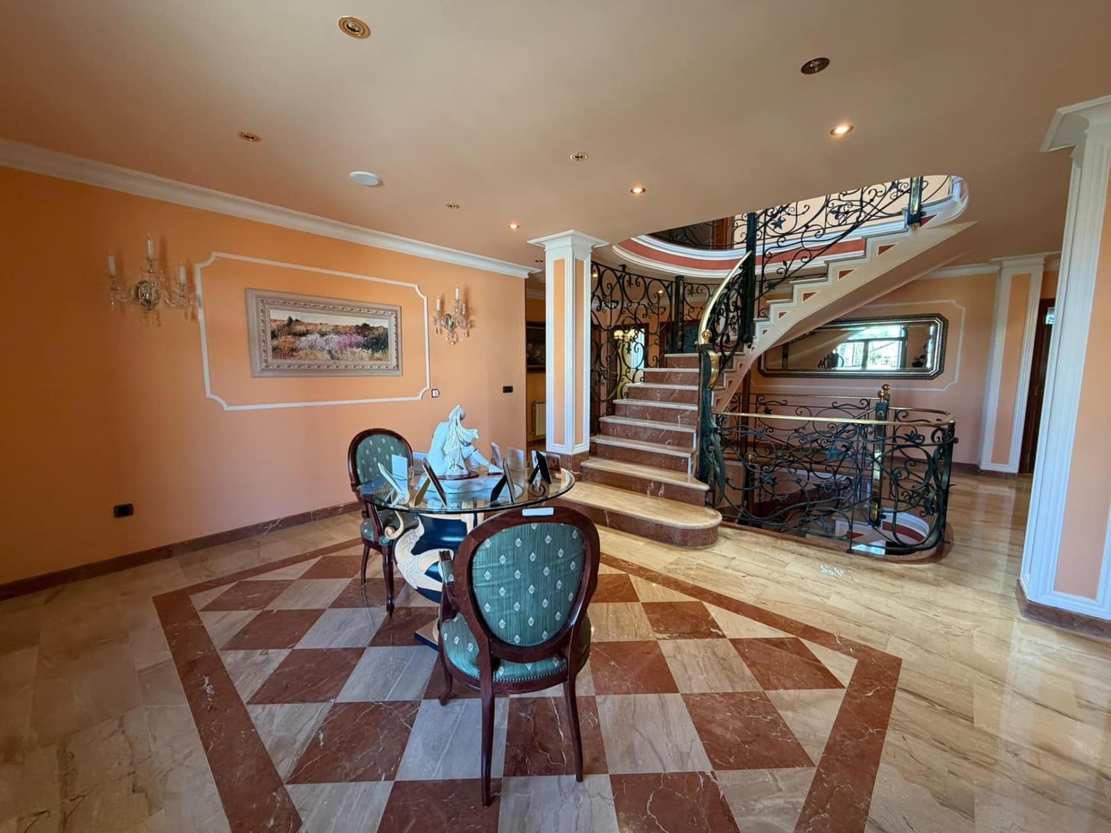 8 bedroom Villa for sale in Cacabelos with garage - € 800,000 (Ref: 9791130)