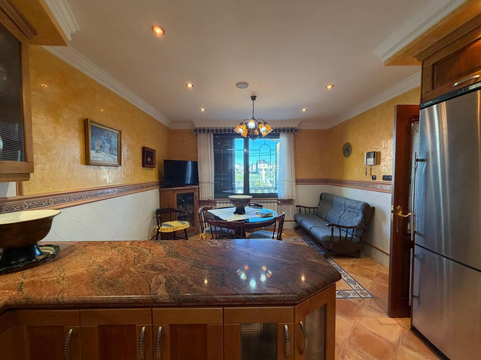 8 bedroom Villa for sale in Cacabelos with garage - € 800,000 (Ref: 9791130)