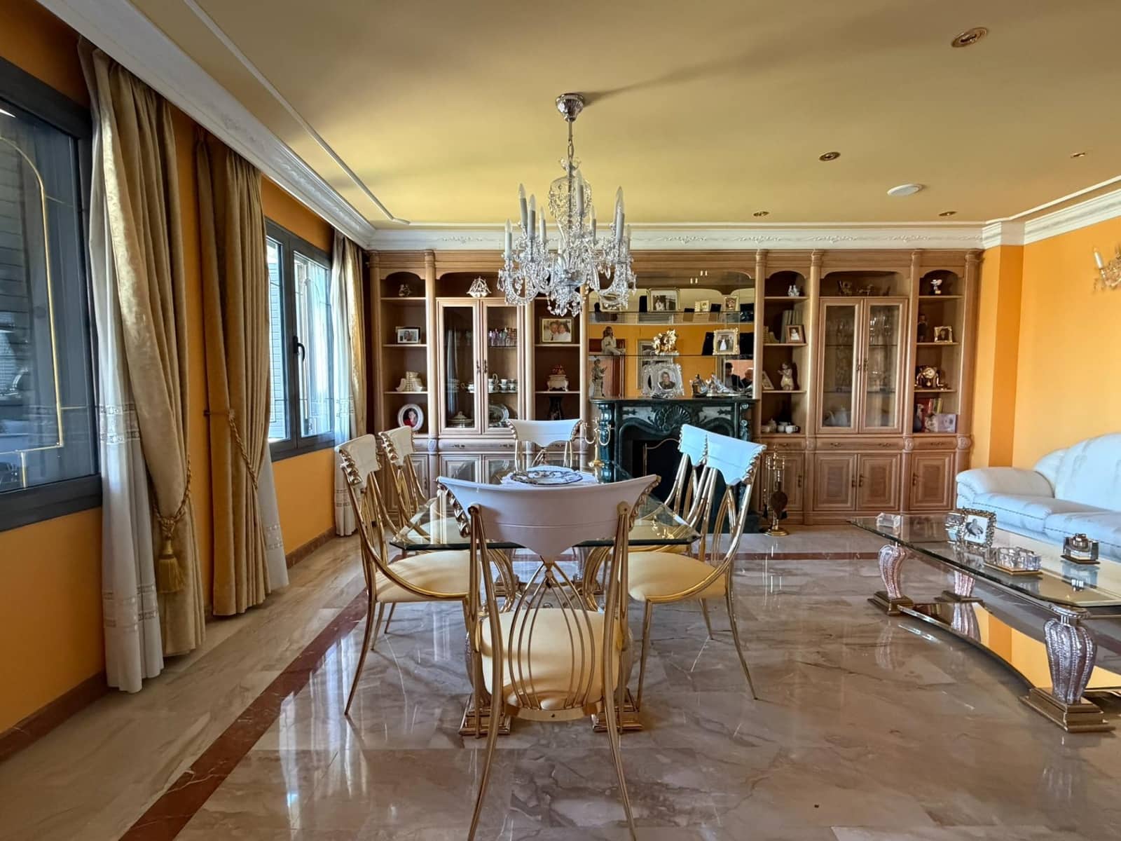 8 bedroom Villa for sale in Cacabelos with garage - € 800,000 (Ref: 9791130)