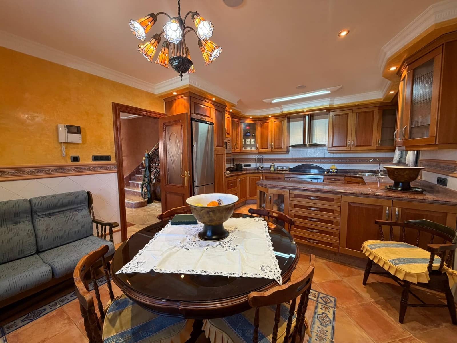 8 bedroom Villa for sale in Cacabelos with garage - € 800,000 (Ref: 9791130)