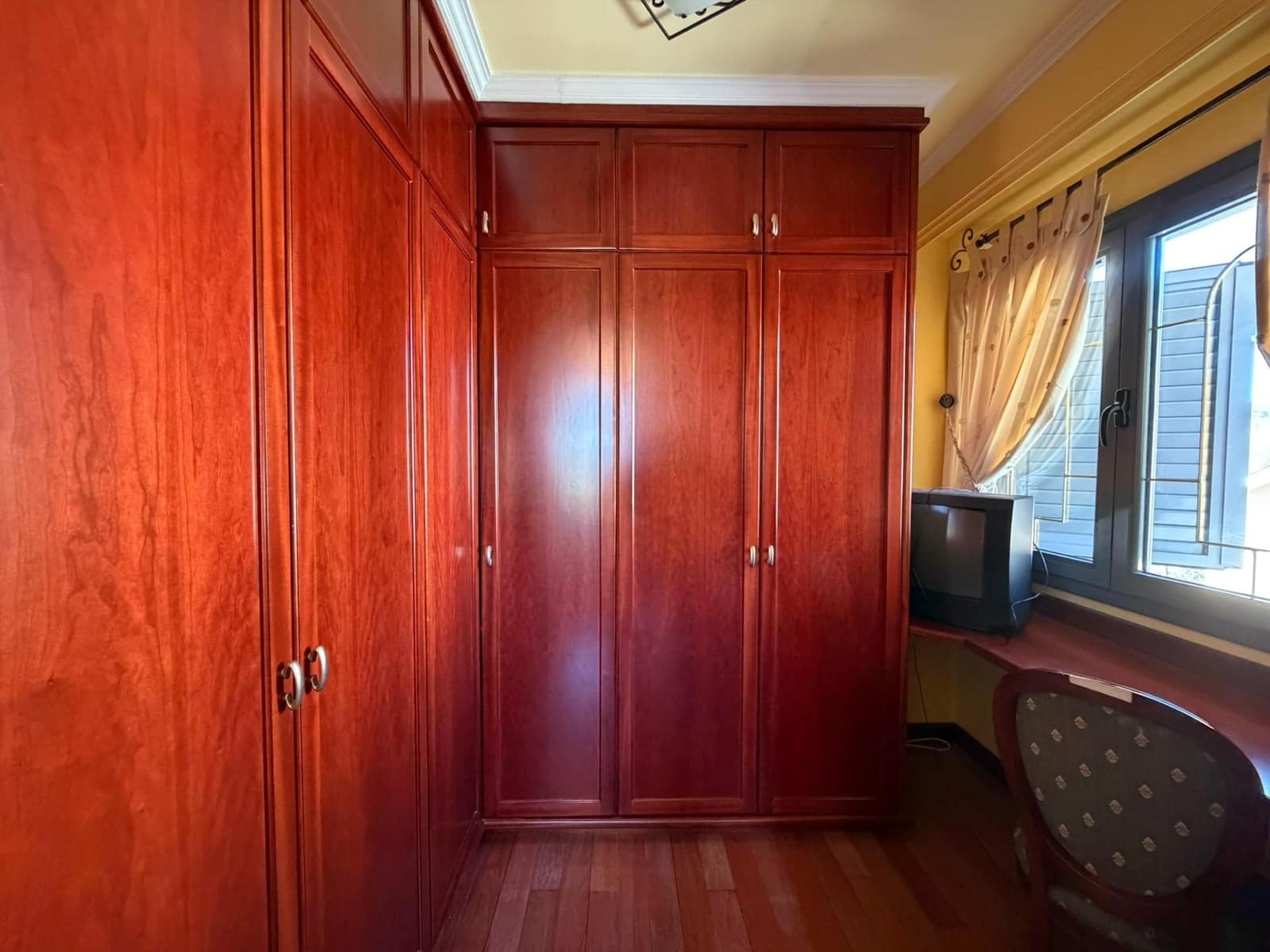 8 bedroom Villa for sale in Cacabelos with garage - € 800,000 (Ref: 9791130)