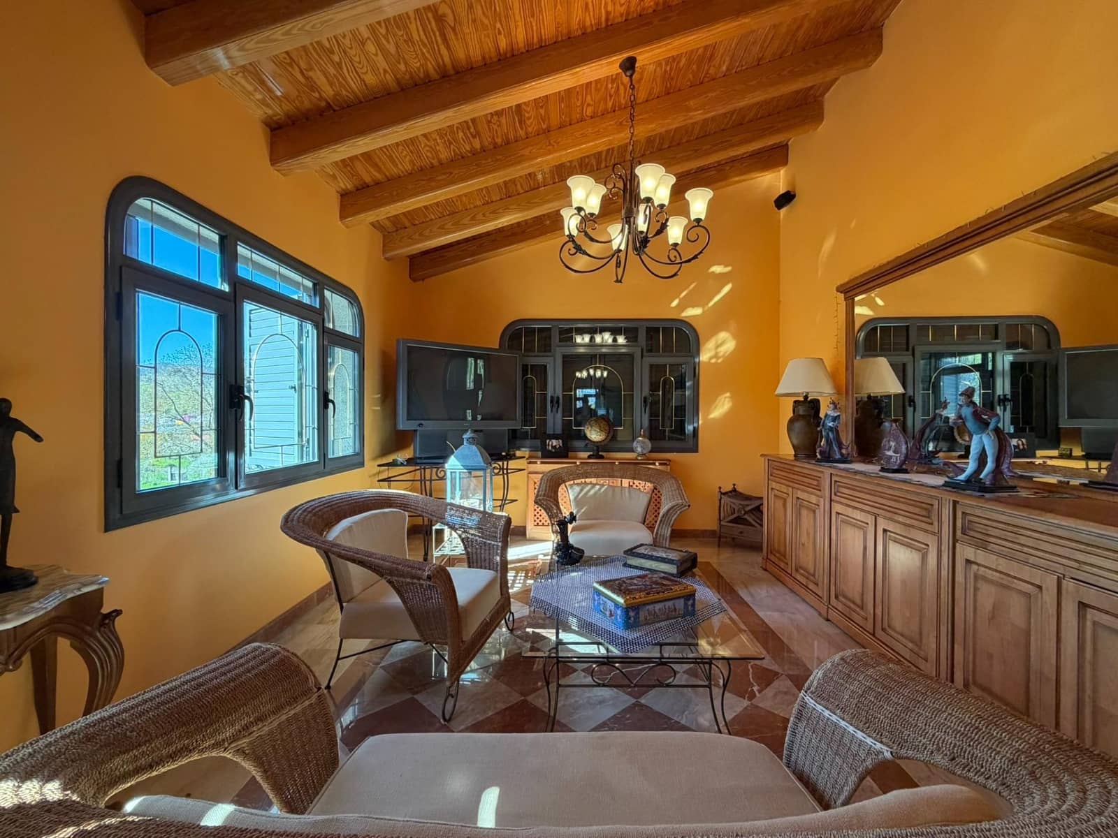 8 bedroom Villa for sale in Cacabelos with garage - € 800,000 (Ref: 9791130)