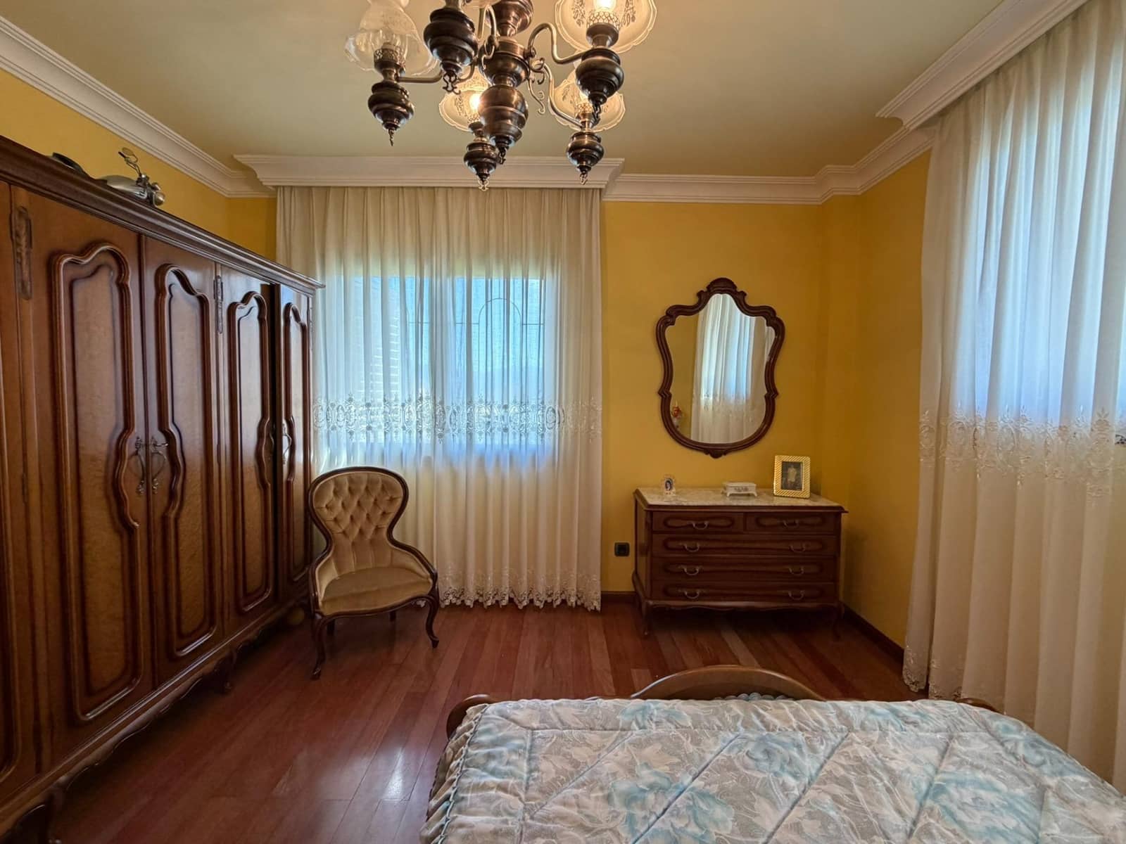 8 bedroom Villa for sale in Cacabelos with garage - € 800,000 (Ref: 9791130)