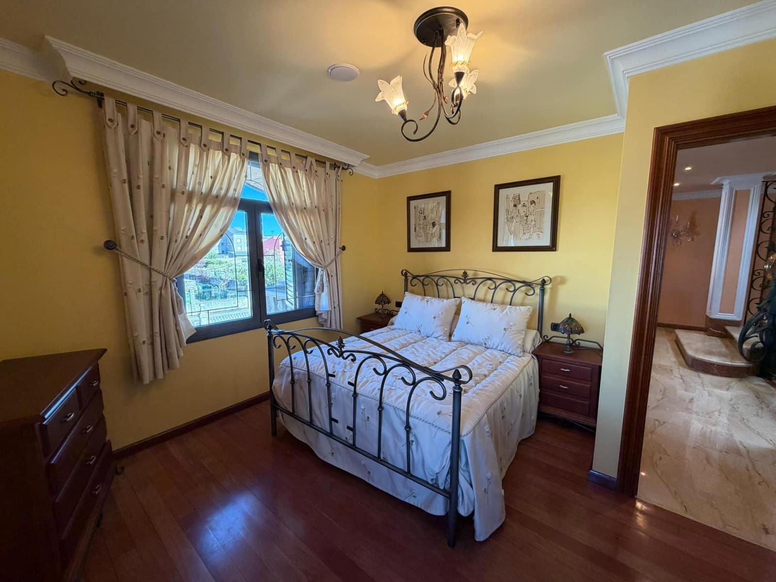 8 bedroom Villa for sale in Cacabelos with garage - € 800,000 (Ref: 9791130)