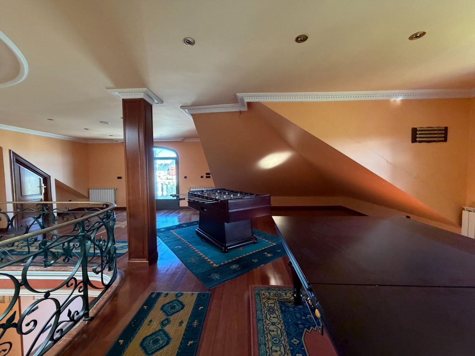 8 bedroom Villa for sale in Cacabelos with garage - € 800,000 (Ref: 9791130)