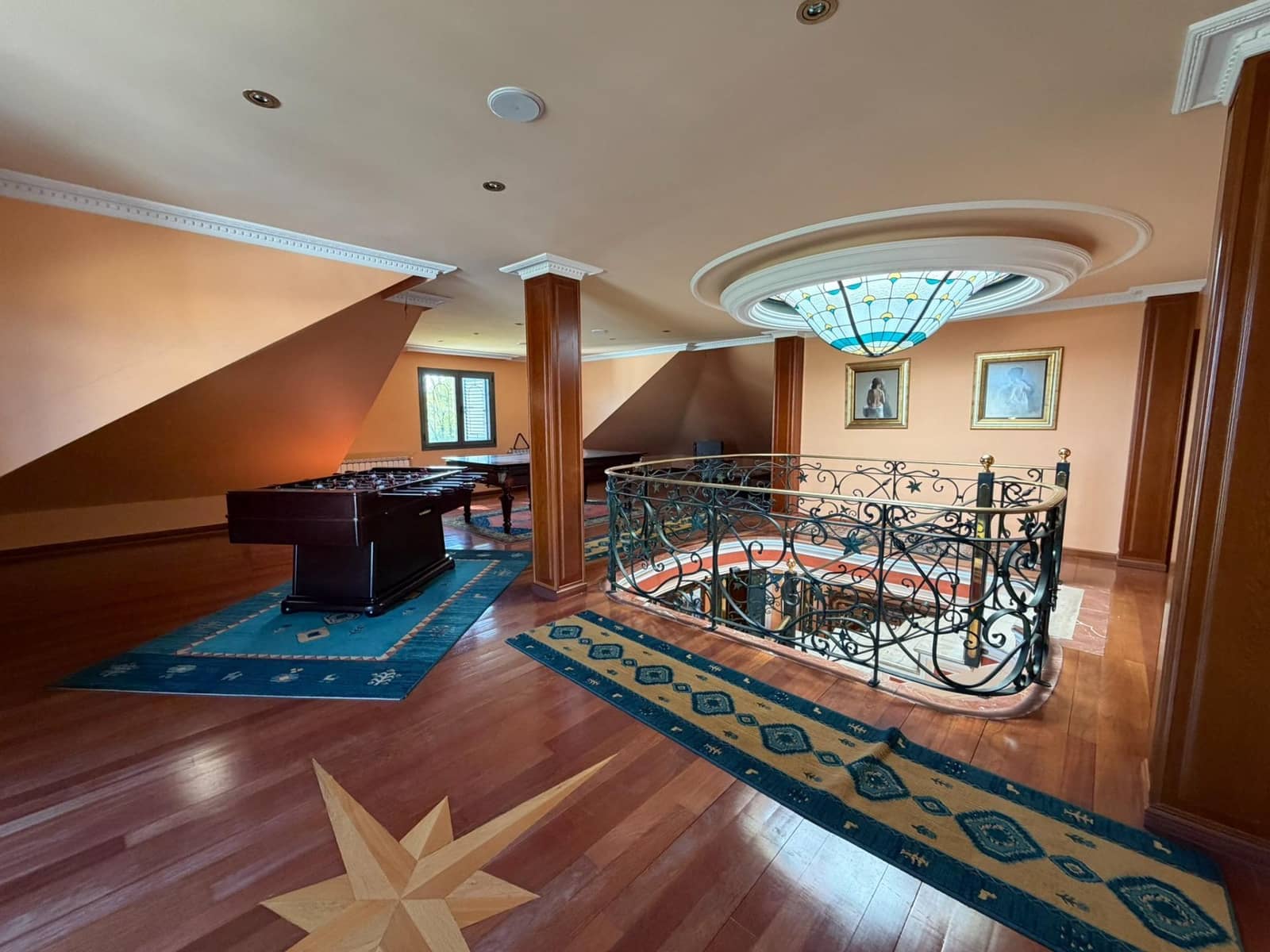 8 bedroom Villa for sale in Cacabelos with garage - € 800,000 (Ref: 9791130)