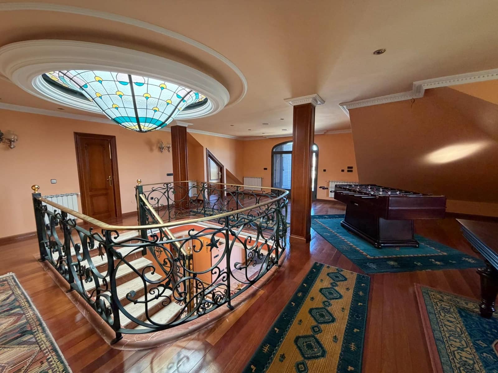 8 bedroom Villa for sale in Cacabelos with garage - € 800,000 (Ref: 9791130)