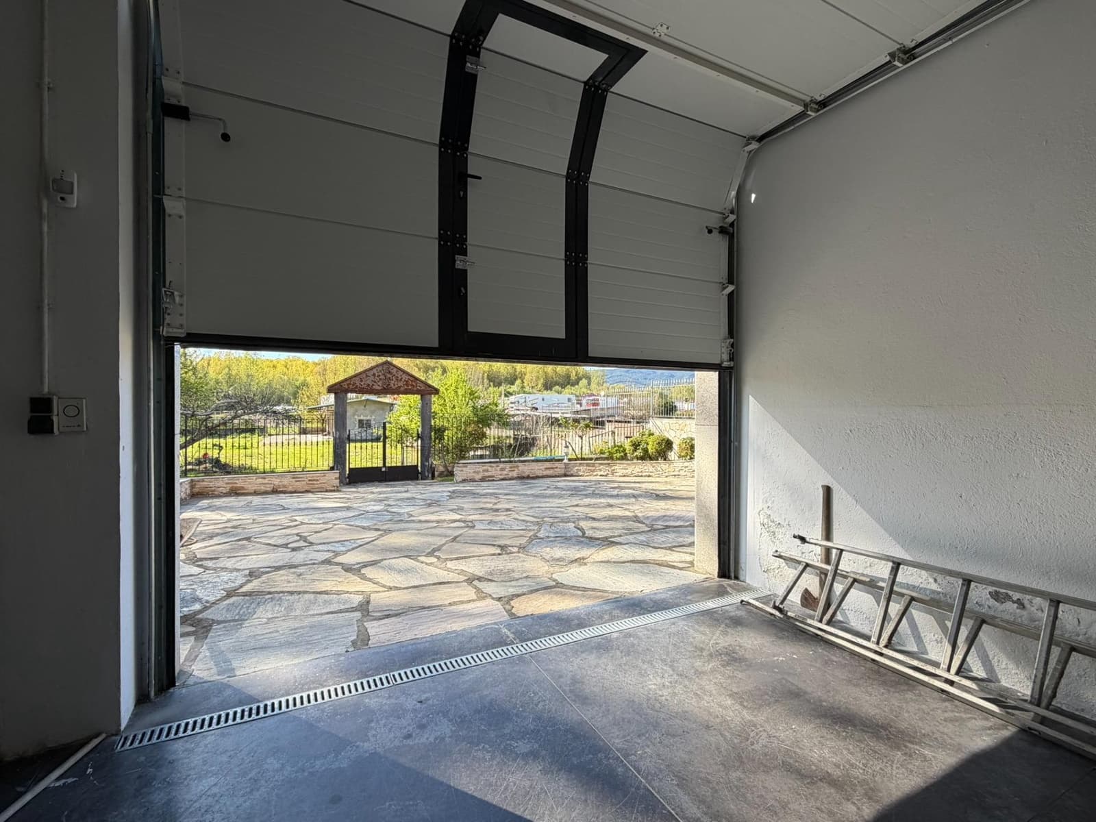 8 bedroom Villa for sale in Cacabelos with garage - € 800,000 (Ref: 9791130)