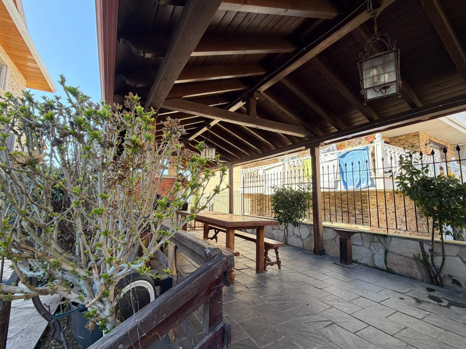 8 bedroom Villa for sale in Cacabelos with garage - € 800,000 (Ref: 9791130)