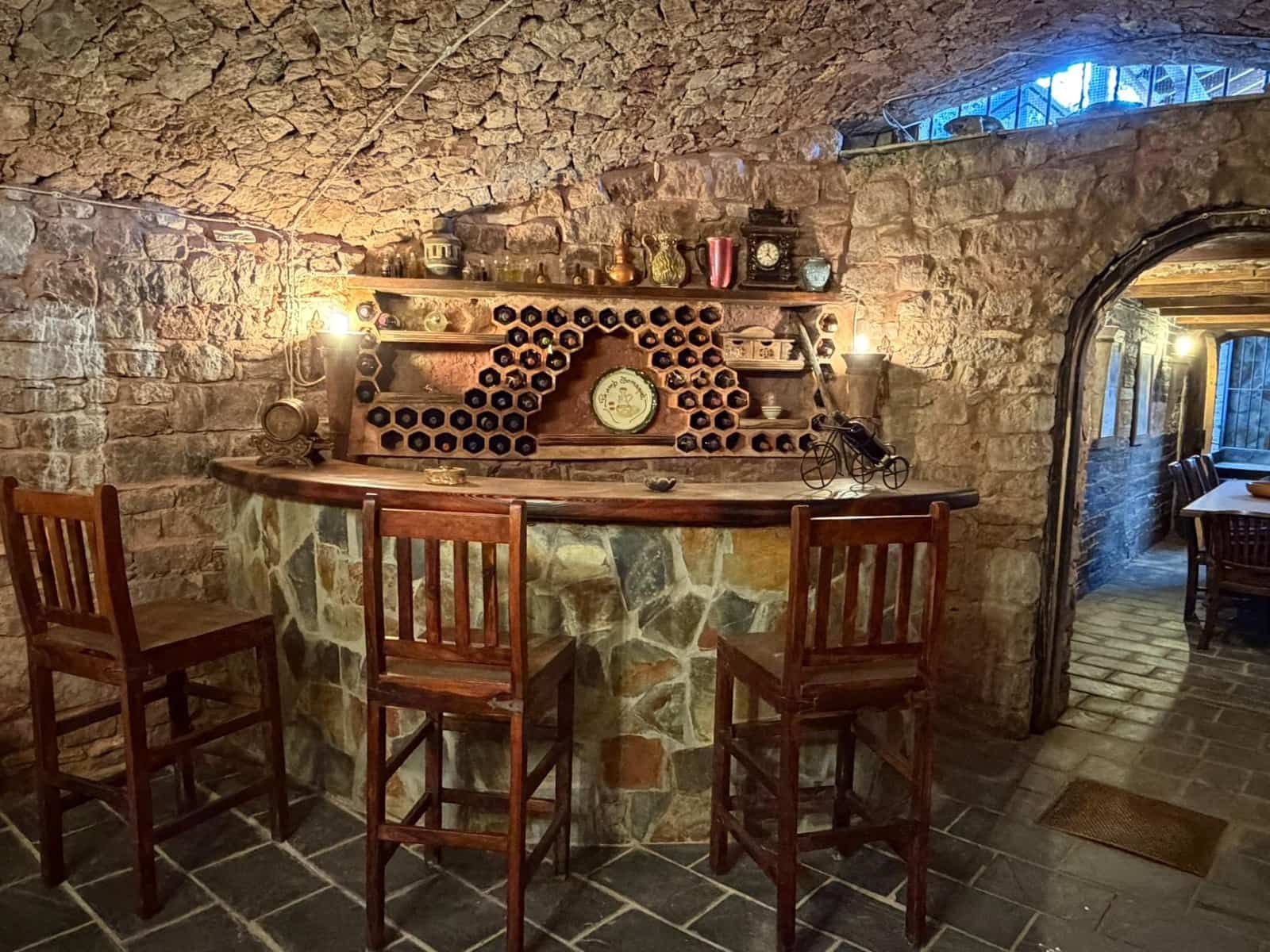 8 bedroom Villa for sale in Cacabelos with garage - € 800,000 (Ref: 9791130)