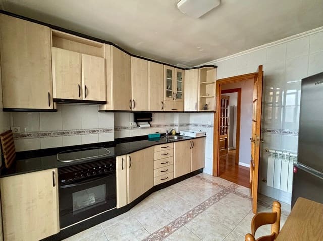 2 makuuhuone Huoneisto vuokrattavana paikassa Ponferrada - 550 € (Ref: 9804376)