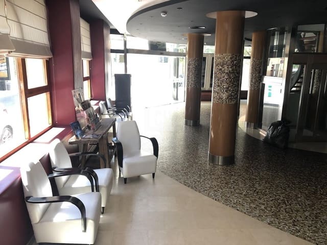 90 soveværelse Hotel til salg i Valencia by med garage - € 12.800.000 (Ref: 8599123)