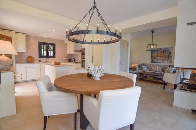 2 makuuhuone Huvila myytävänä paikassa Colonia de Sant Pere / Colonia de San Pedro, Artà mukana uima-altaan 
autotalli - 850 000 € (Ref: 10010236)