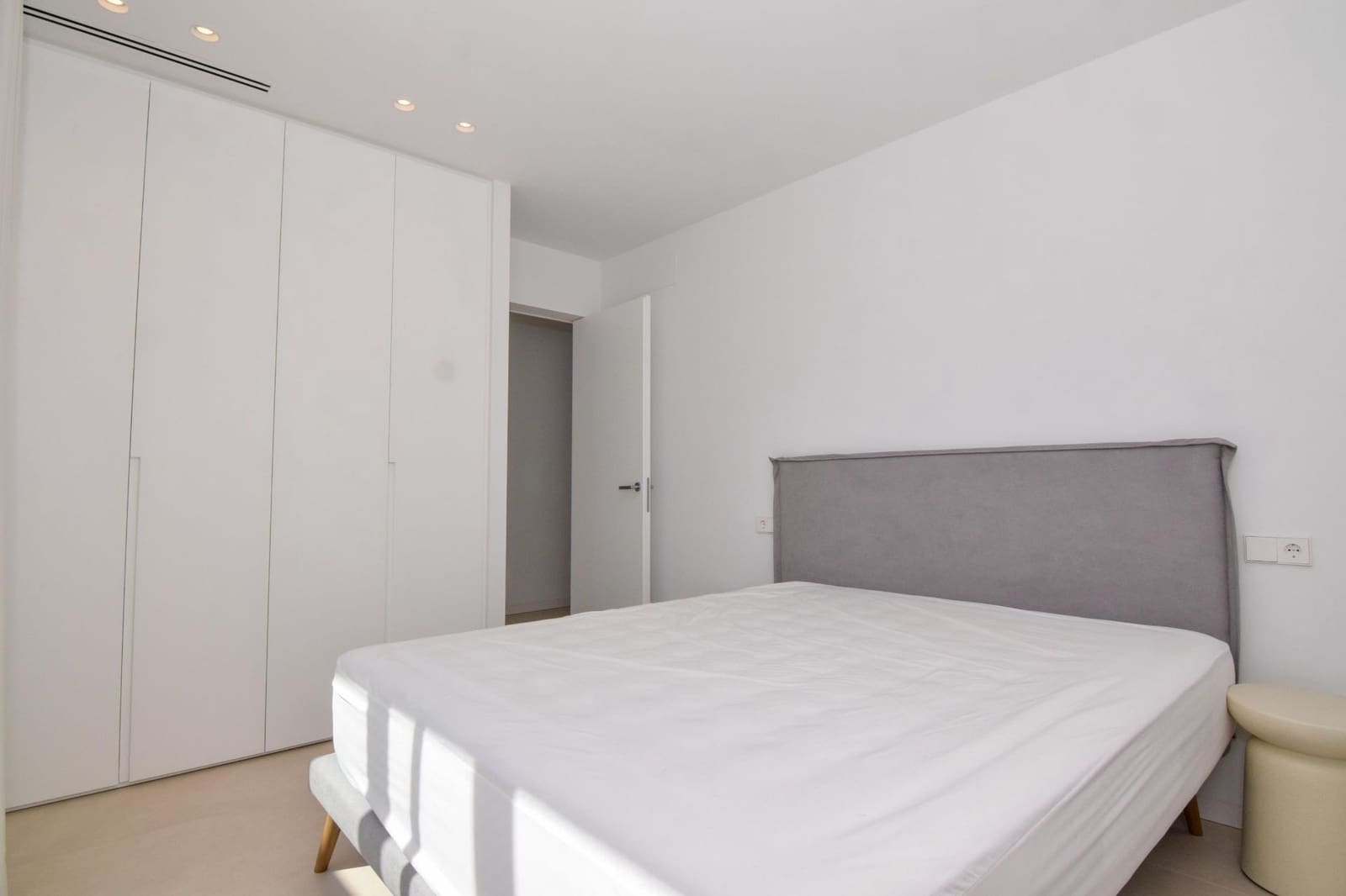 4 bedroom Villa for rent in Colonia de Sant Pere / Colonia de San Pedro with pool garage - € 3,800 (Ref: 10139076)