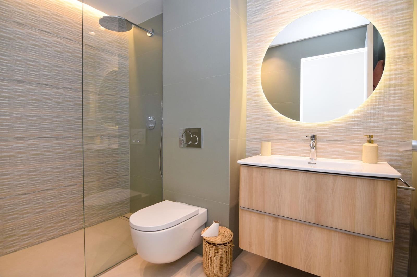 4 bedroom Villa for rent in Colonia de Sant Pere / Colonia de San Pedro with pool garage - € 3,800 (Ref: 10139076)
