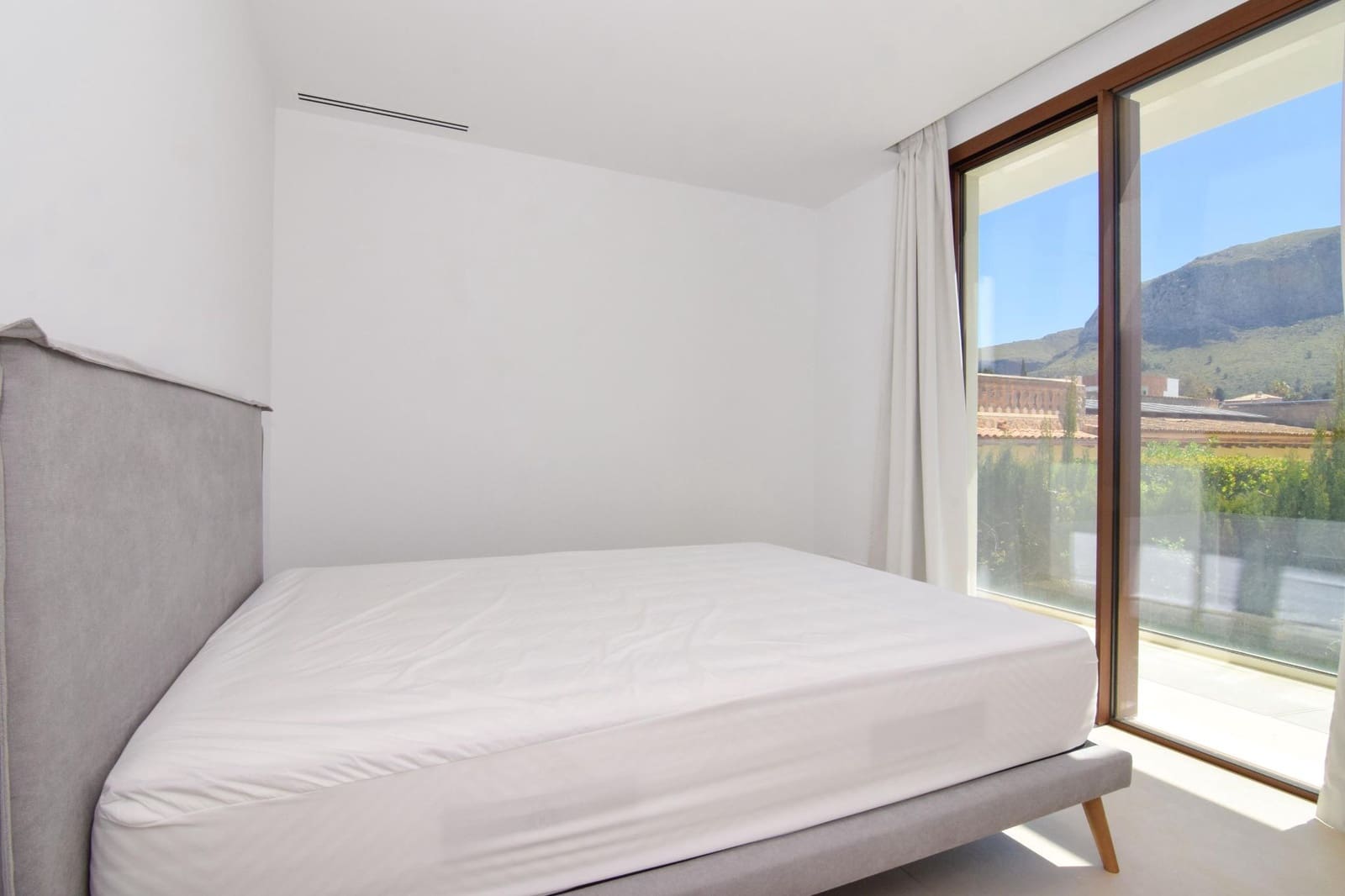 4 bedroom Villa for rent in Colonia de Sant Pere / Colonia de San Pedro with pool garage - € 3,800 (Ref: 10139076)