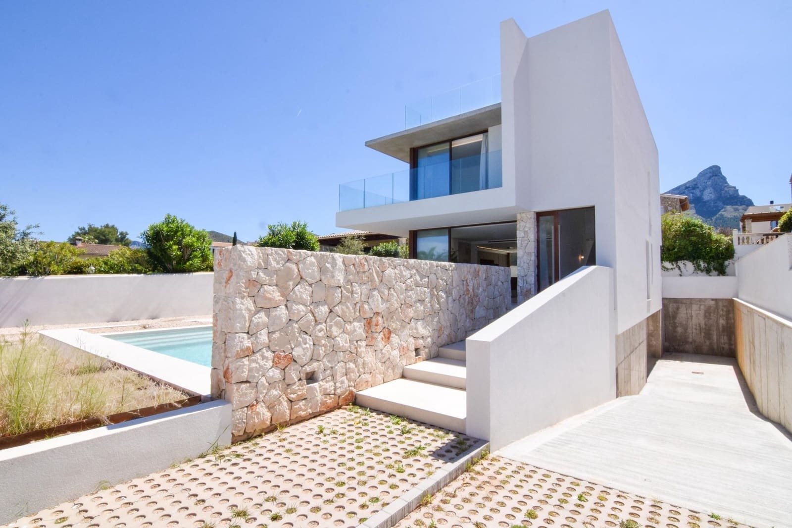4 bedroom Villa for rent in Colonia de Sant Pere / Colonia de San Pedro with pool garage - € 3,800 (Ref: 10139076)