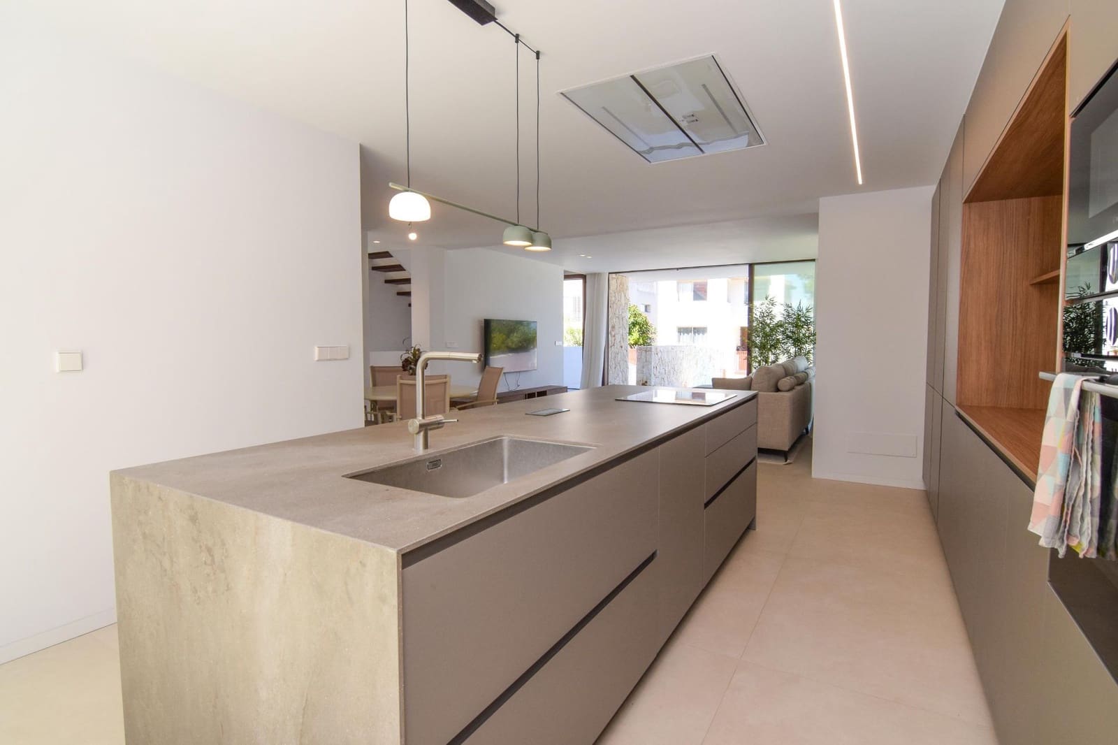 4 bedroom Villa for rent in Colonia de Sant Pere / Colonia de San Pedro with pool garage - € 3,800 (Ref: 10139076)