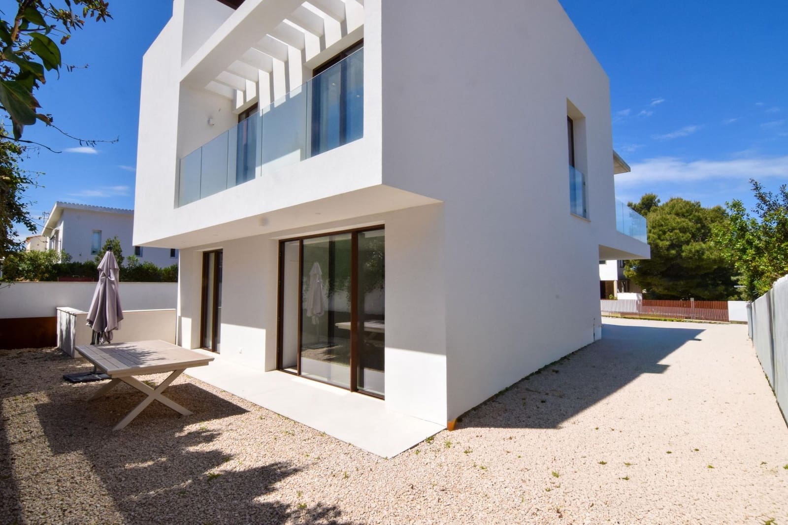 4 bedroom Villa for rent in Colonia de Sant Pere / Colonia de San Pedro with pool garage - € 3,800 (Ref: 10139076)