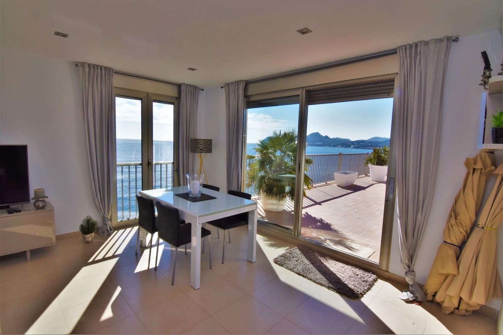3 bedroom Penthouse for rent in Cala Ratjada - € 2,900 (Ref: 5360302)