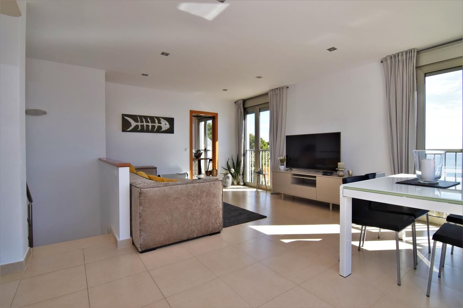 3 bedroom Penthouse for rent in Cala Ratjada - € 2,900 (Ref: 5360302)
