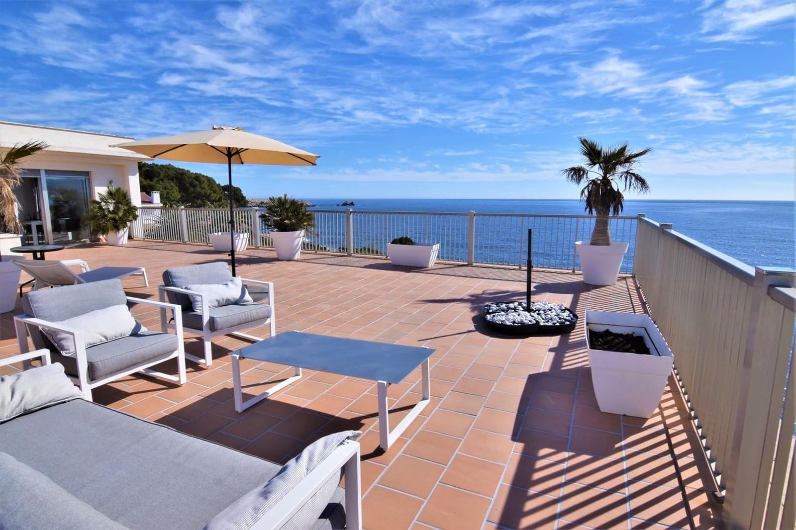 3 bedroom Penthouse for rent in Cala Ratjada - € 2,900 (Ref: 5360302)