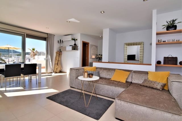 3 bedroom Penthouse for rent in Cala Ratjada, Capdepera - € 2,900 (Ref: 5360302)