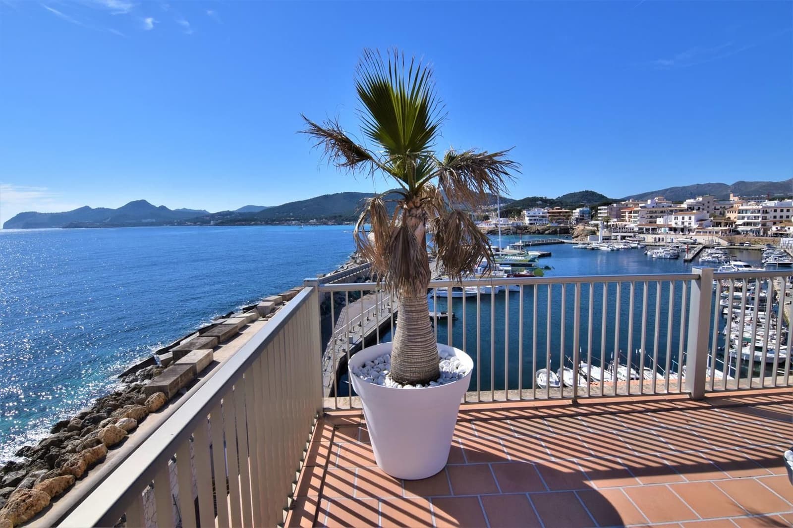 3 bedroom Penthouse for rent in Cala Ratjada - € 2,900 (Ref: 5360302)