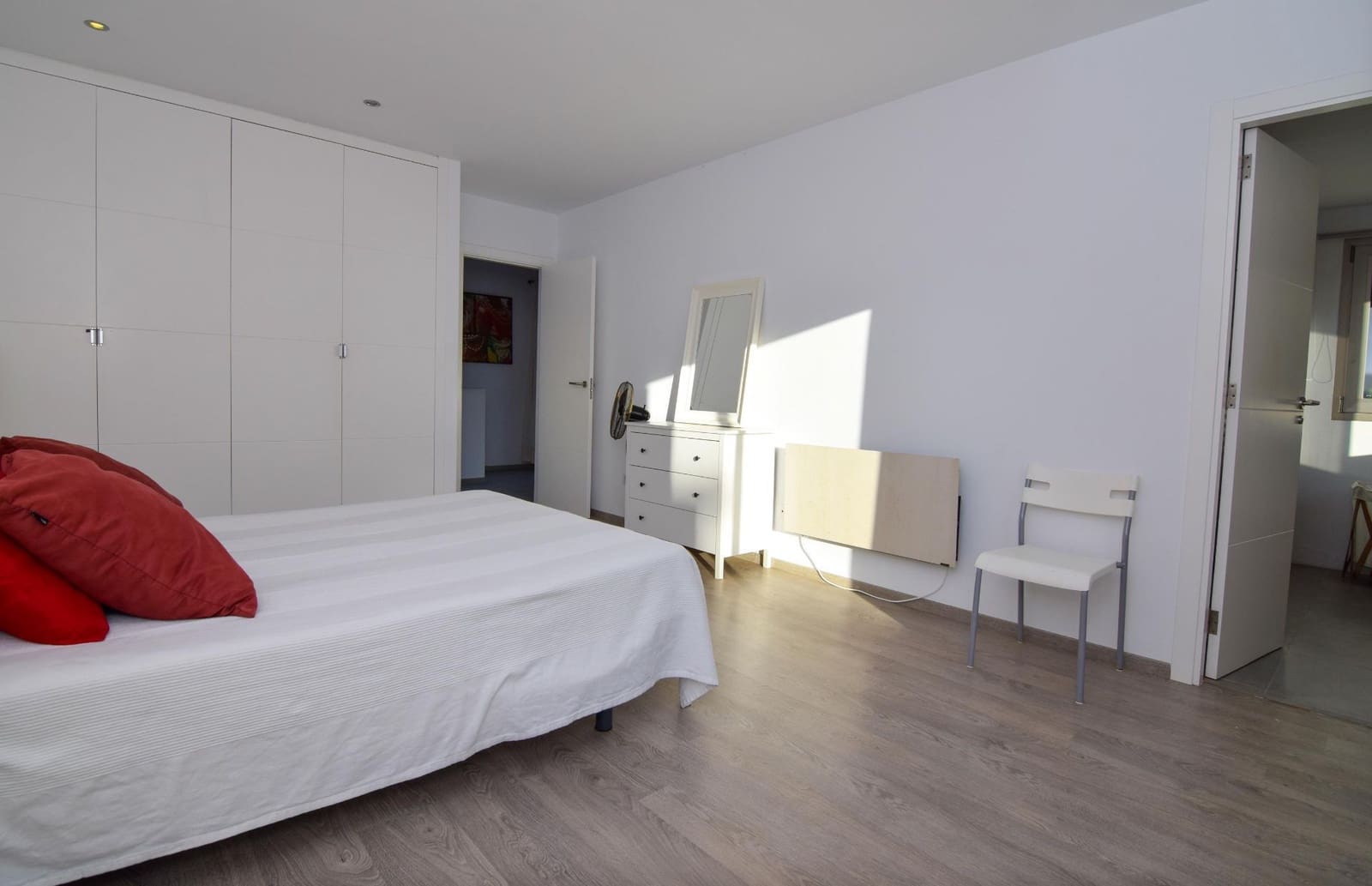 4 bedroom Semi-detached Villa for rent in Son Serra de Marina with garage - € 2,200 (Ref: 7957189)