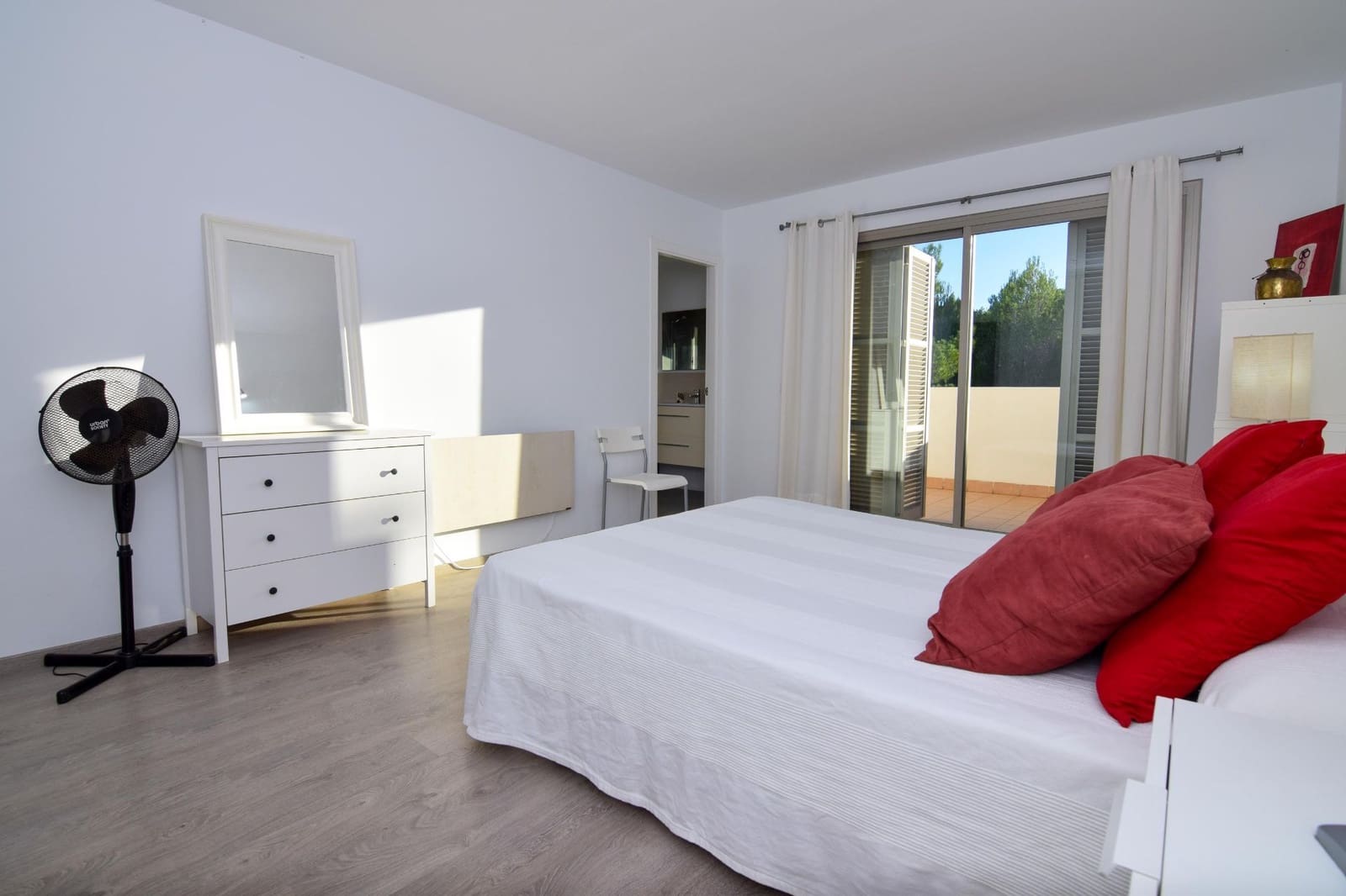 4 bedroom Semi-detached Villa for rent in Son Serra de Marina with garage - € 2,200 (Ref: 7957189)