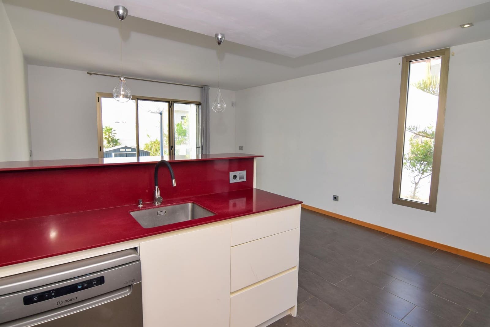 3 slaapkamer Halfvrijstaande villa te huur in Colonia de Sant Pere / Colonia de San Pedro met garage - € 1.800 (Ref: 8493374)