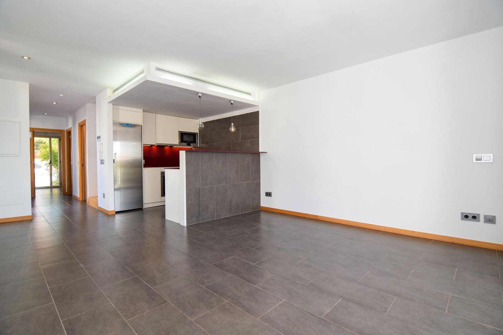 3 slaapkamer Halfvrijstaande villa te huur in Colonia de Sant Pere / Colonia de San Pedro met garage - € 1.800 (Ref: 8493374)