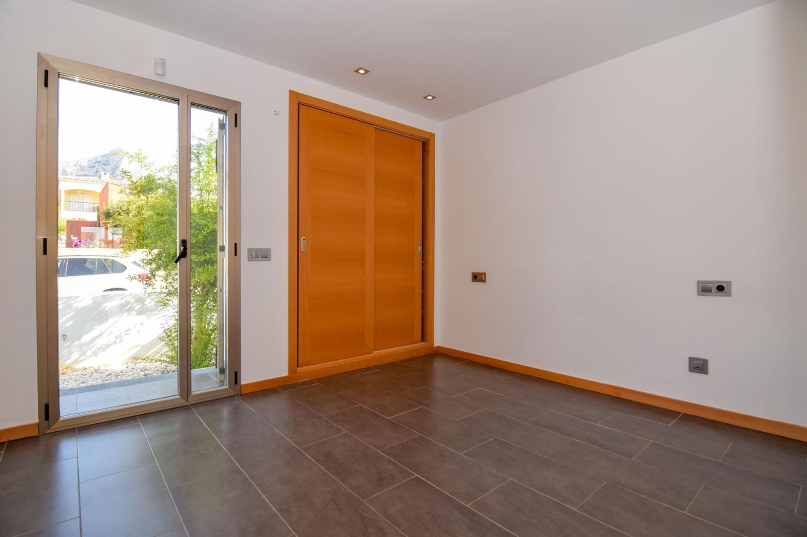 3 slaapkamer Halfvrijstaande villa te huur in Colonia de Sant Pere / Colonia de San Pedro met garage - € 1.800 (Ref: 8493374)