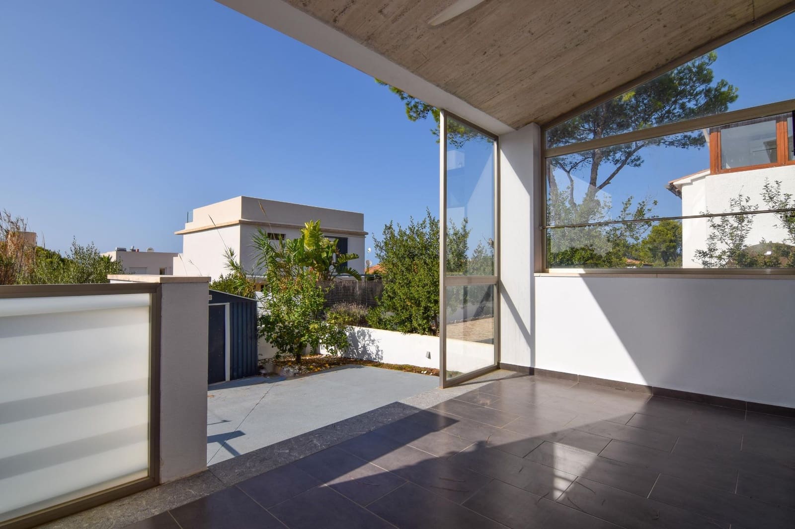 3 slaapkamer Halfvrijstaande villa te huur in Colonia de Sant Pere / Colonia de San Pedro met garage - € 1.800 (Ref: 8493374)