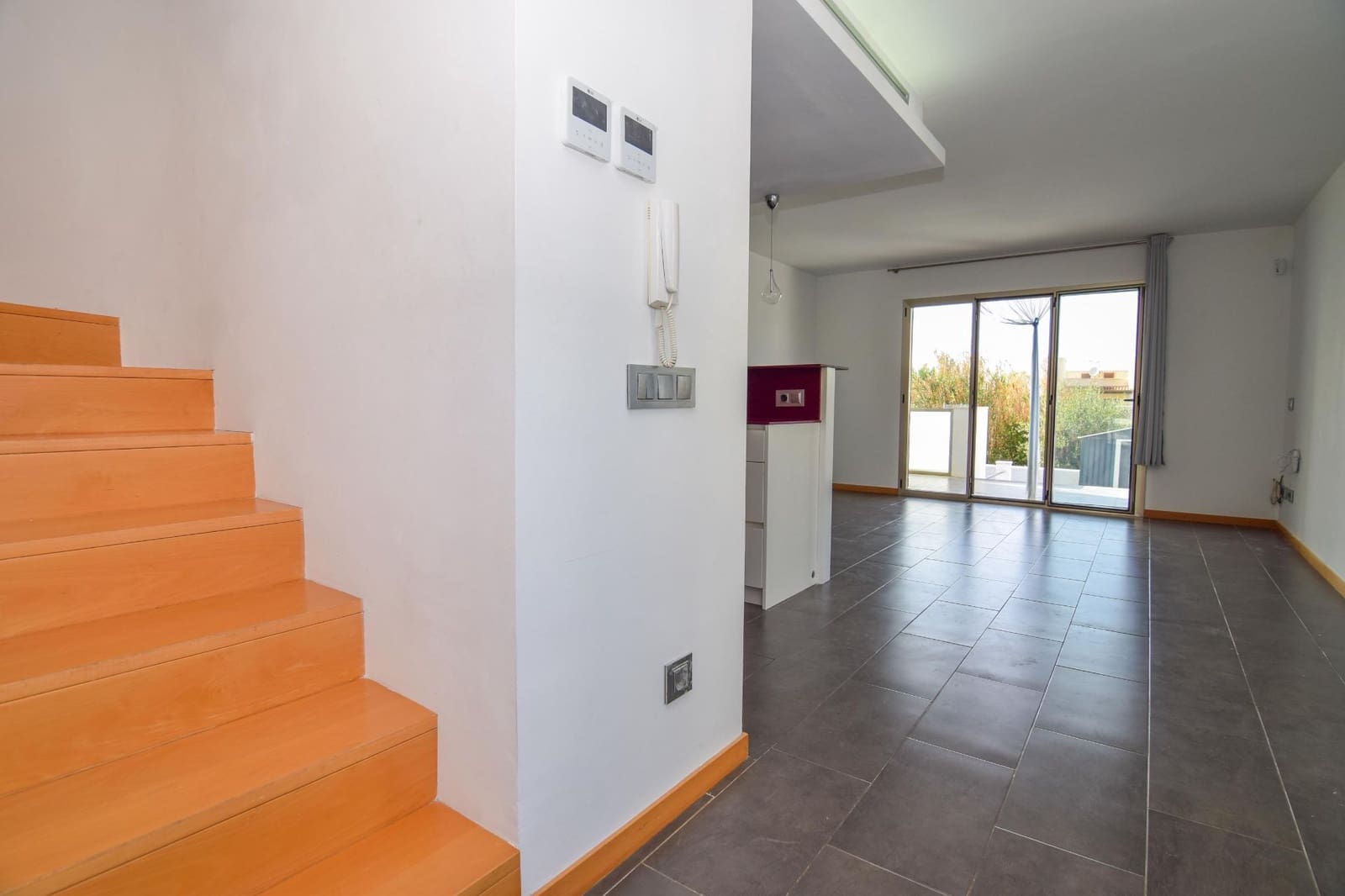 3 slaapkamer Halfvrijstaande villa te huur in Colonia de Sant Pere / Colonia de San Pedro met garage - € 1.800 (Ref: 8493374)