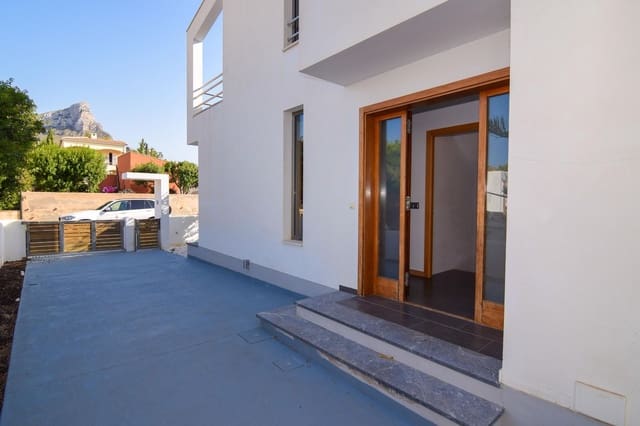 3 slaapkamer Halfvrijstaande villa te huur in Colonia de Sant Pere / Colonia de San Pedro, Artà met garage - € 1.800 (Ref: 8493374)