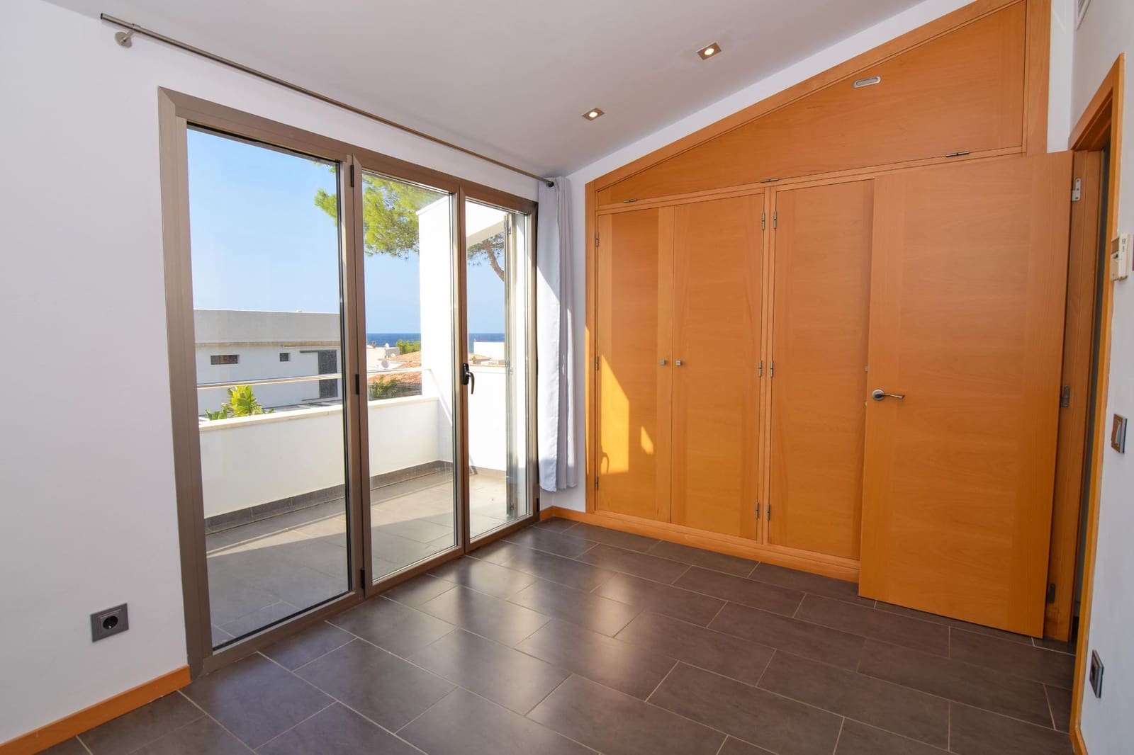 3 slaapkamer Halfvrijstaande villa te huur in Colonia de Sant Pere / Colonia de San Pedro met garage - € 1.800 (Ref: 8493374)